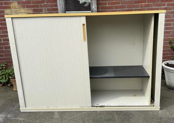 Gratis: kast met roldeur