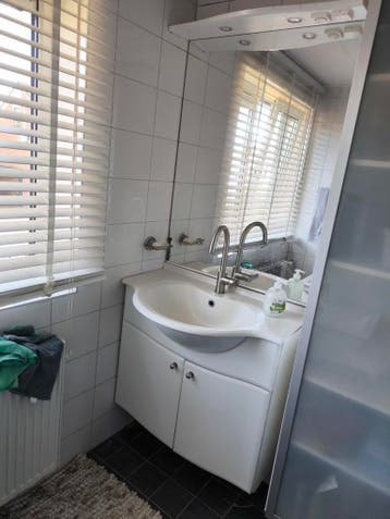 Badkamerkast met spiegel en verlichting