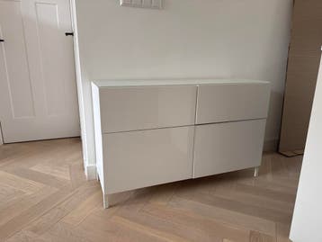 Ikea Besta dressoir wit hoogglans met glasplaat