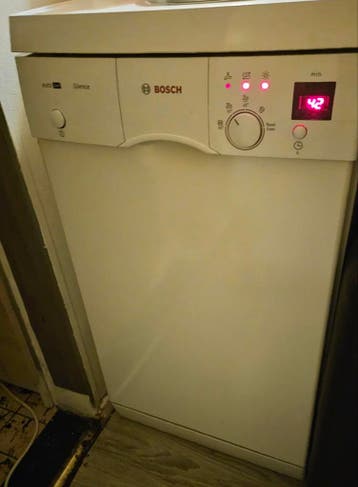 Een / twee persoonsvaatwasser in prima staat.