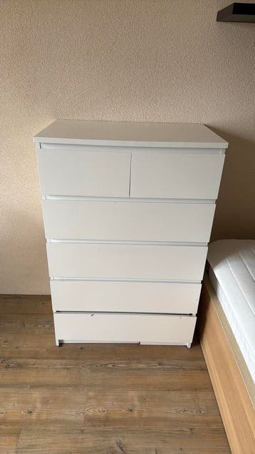 Gratis ophalen: licht beschadigde ladenkast