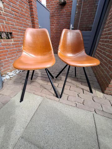 2 eetkamerstoelen