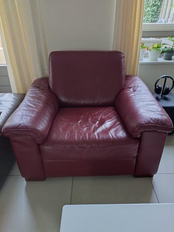 Bordeauxrode leren fauteuil