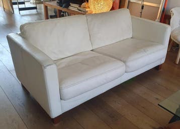 Witte leren tweepersoons bank Jencikova, gratis