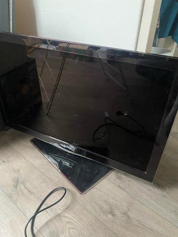 Oude tv, geen smart tv, ongeveer 45 inch