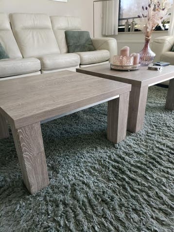 2 salontafeltjes gratis afhalen.