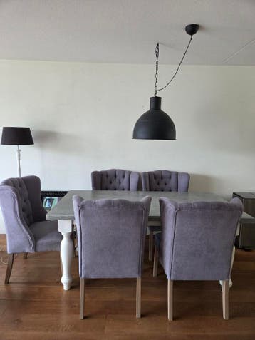 Landelijk eetkamer tafel met 5 bijpassende stoelen