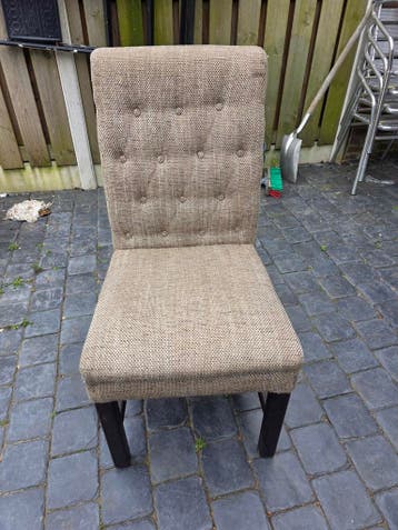 6 Comfortabele eetstoelen met stoffen bekleding