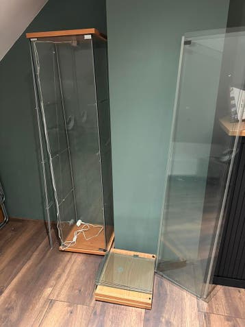 2 vitrines gratis ophalen 12/04/2026