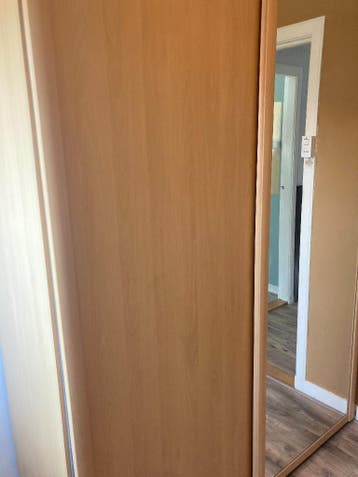 Gratis kast kleding /kledingkast