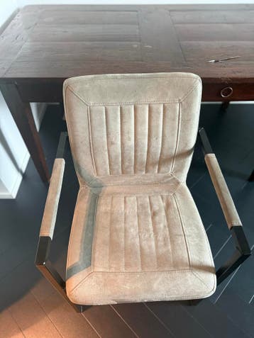 GRATIS!! Houten eettafel met lades + 2 stoelen