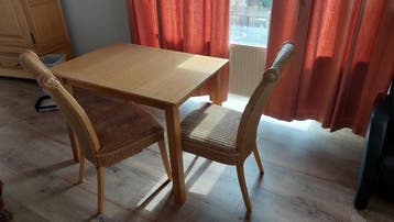 Tafel en 2 stoelen 100x 70 x 75 gratis ophalen in Dongen