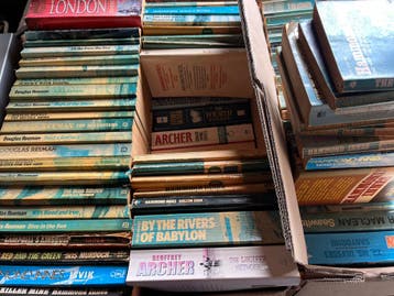 Engelse pockets, Hammond Innes, Jeffrey Archer, Alistair Mac