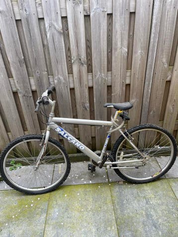 Gebruikte Salcano mountainbike met versnellingen