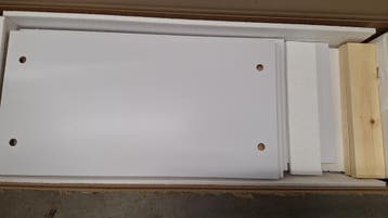 5 witte MDF planken met boringen voor kast (doos 1 van 2)