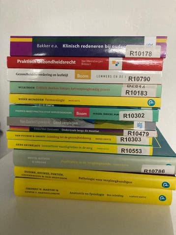 Studieboeken HBO Verpleegkunde Hogeschool Leiden+zorgjas