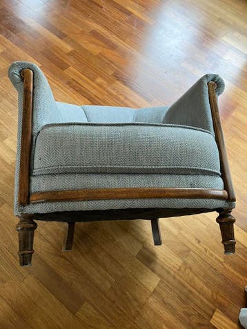 Clubstoeltje, hout en stof