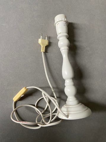 Gratis: witte lampenvoet