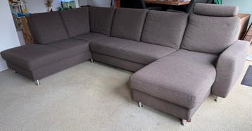 Bruine u-vormige bank