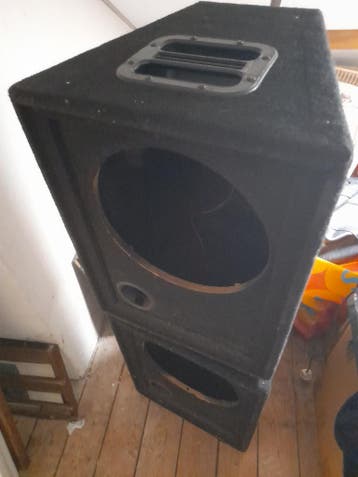 Rocktron gitaar speakerkast leeg(geen speakers)