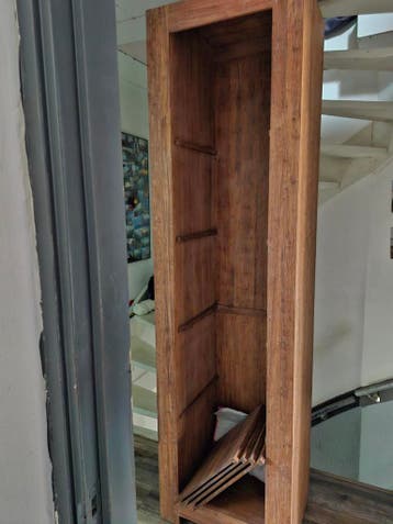 Gratis kast met 4 planken