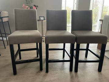 *Gratis* Set van 3 barkrukken met stoffen bekleding taupe