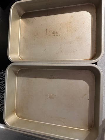 Gratis 2 HEMA bakvormen 23x33