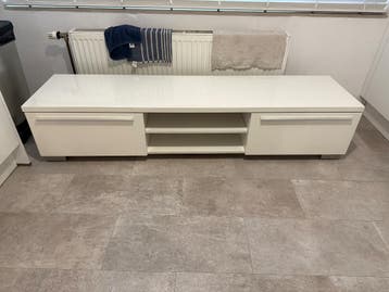 Tv kast gratis ophalen!