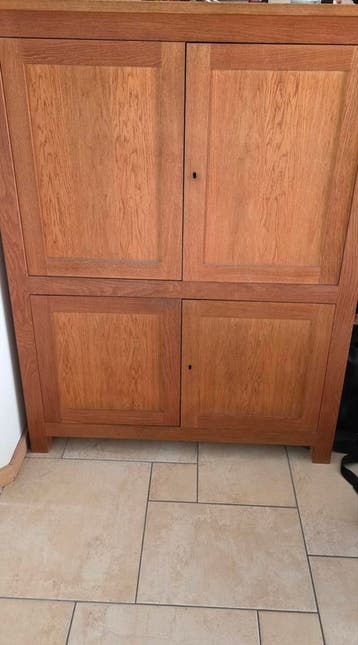 Eikenhouten computerkast