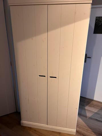 Kledingkast wit - gratis - zsm halen