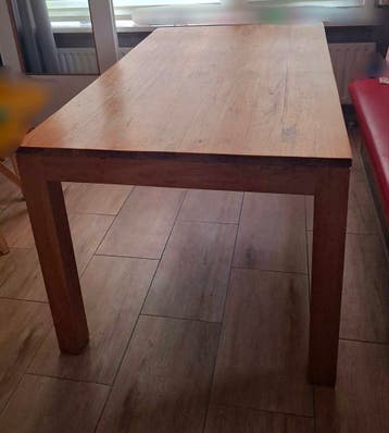 Gratis Stevige eettafel - opknappertje