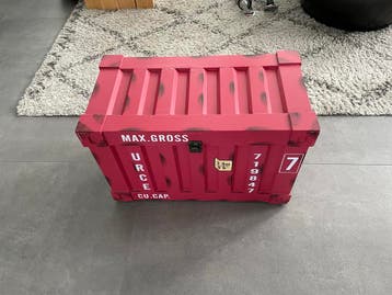 Leuk rood kistje - Opbergkist in containerstijl