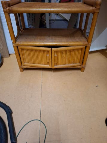 GRATIS tv kastje / opknappertje