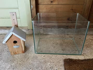 Vogelhuisje en glazen kom Gratis ophalen in Gouda