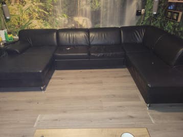 Zwarte u bank gebruikt