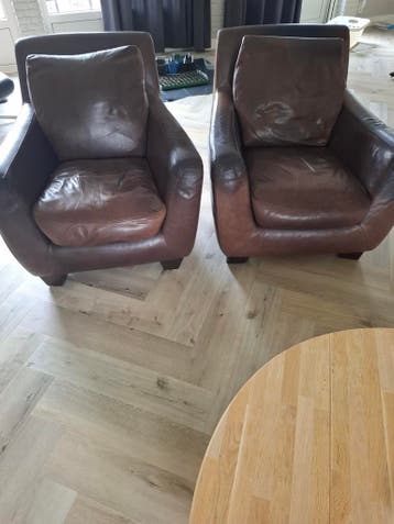 Gratis 2 leren stoelen