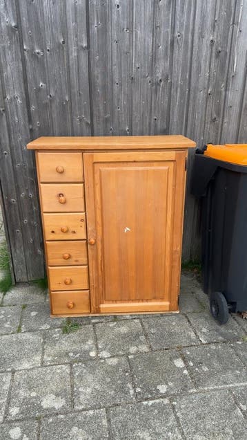 Houten kast met lades en deur gratis op te halen
