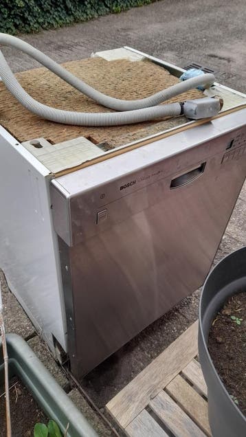 Gratis Defecte Bosch vaatwasser -  onderdelen of oud ijzer