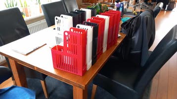 Gratis lektuurbakken - diverse kleuren