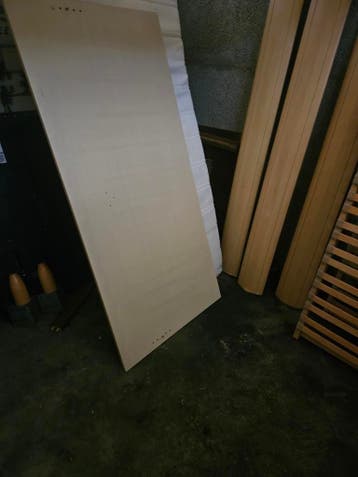 Tweepersoonsbed met lattenbodems