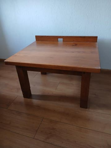 Handgemaakte salon/bijzettafel met stoprand