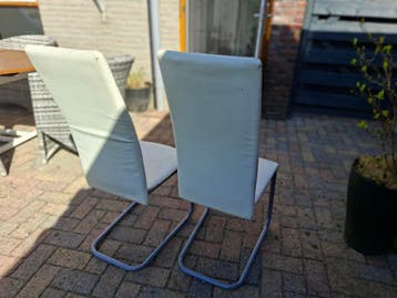 GRATIS.4 eetkamerstoelen