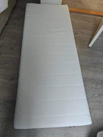 Gratis 1 persoons matras.