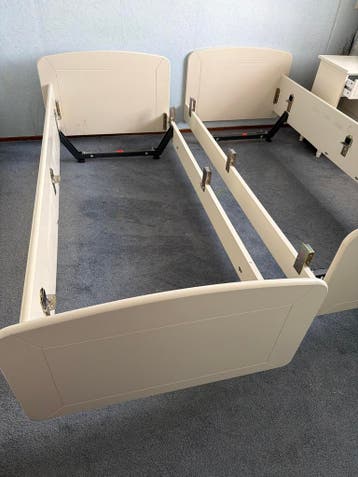 Gratis twee bedombouwen zonder lattenbodem