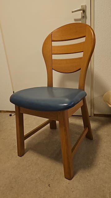 4 eetkamerstoelen, blank eiken met blauwe zitting