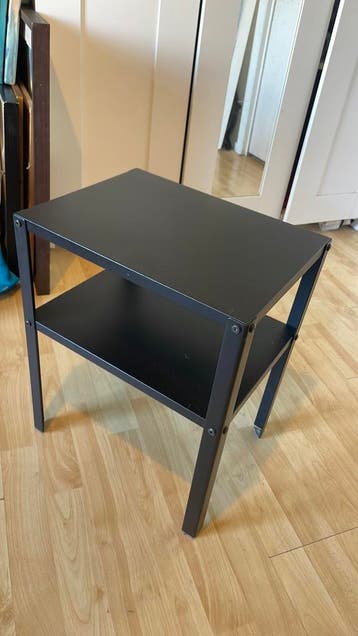 Klein zwart bijzettafeltje - gratis ophalen!