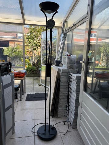 Staande halogeenlamp met leeslamp gratis