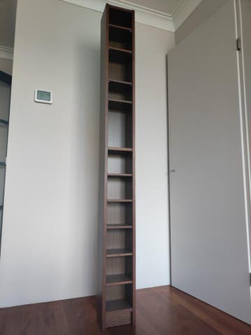 Gratis smalle Billy/Gnedby kast Ikea