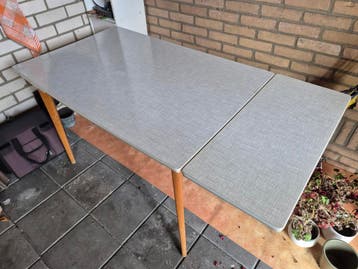 Gratis: uittrektafel met formica blad, 110 x 70 cm