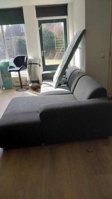 Gratis Grote hoekbank, donkergrijs